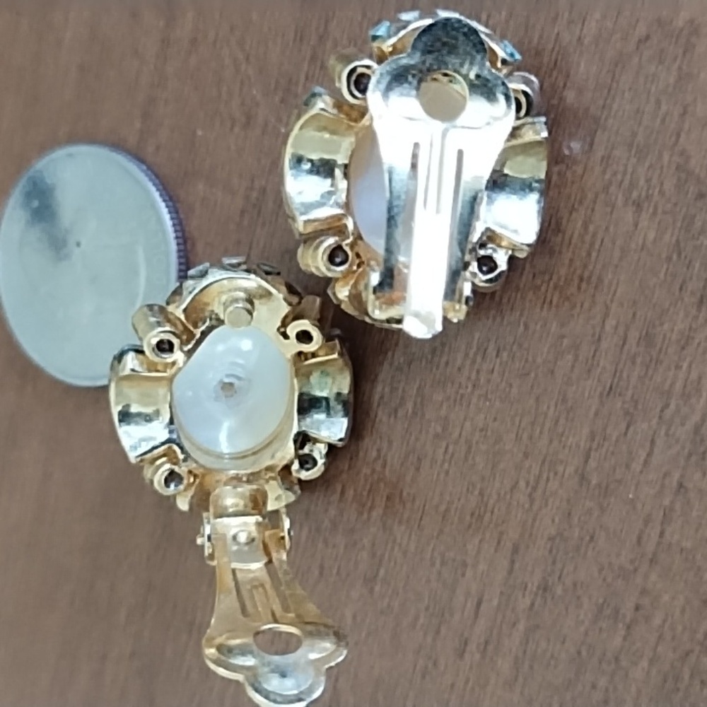Vintage Oval Faux Pearl Baguette Rhinestone Cluster Clip On Statement Earrings - Picture 2 of 4